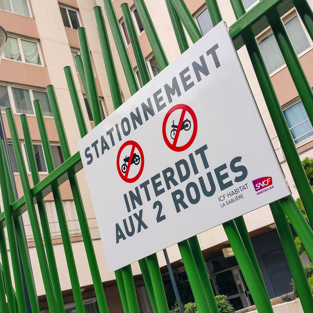 Deux roues interdits, place des Fêtes Paris 19ème